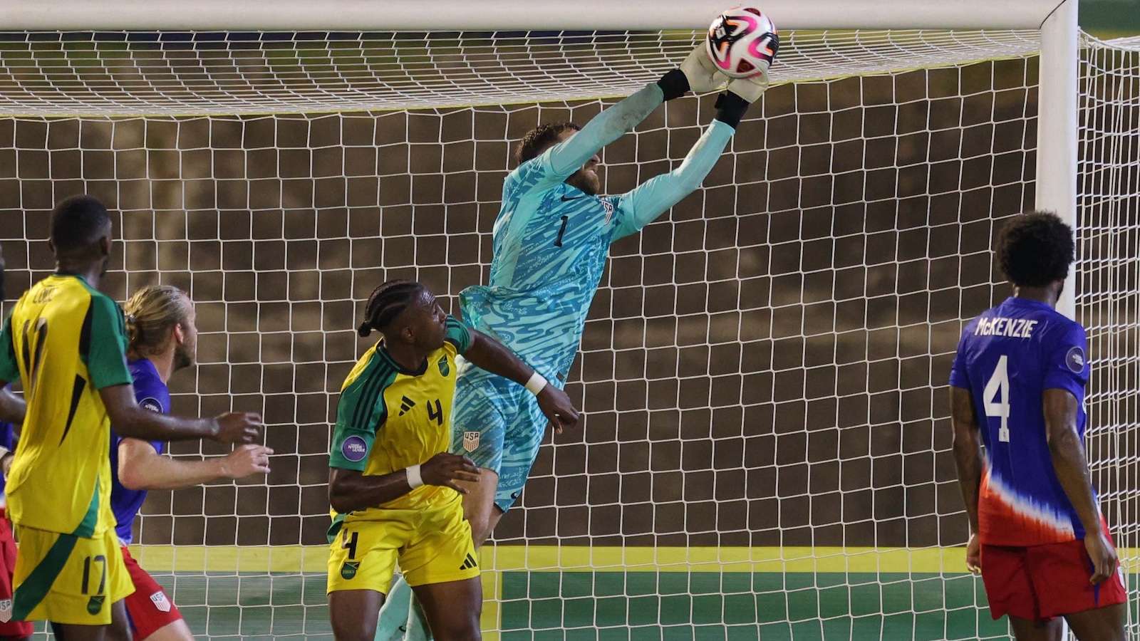 球迷们的关 球迷们的关